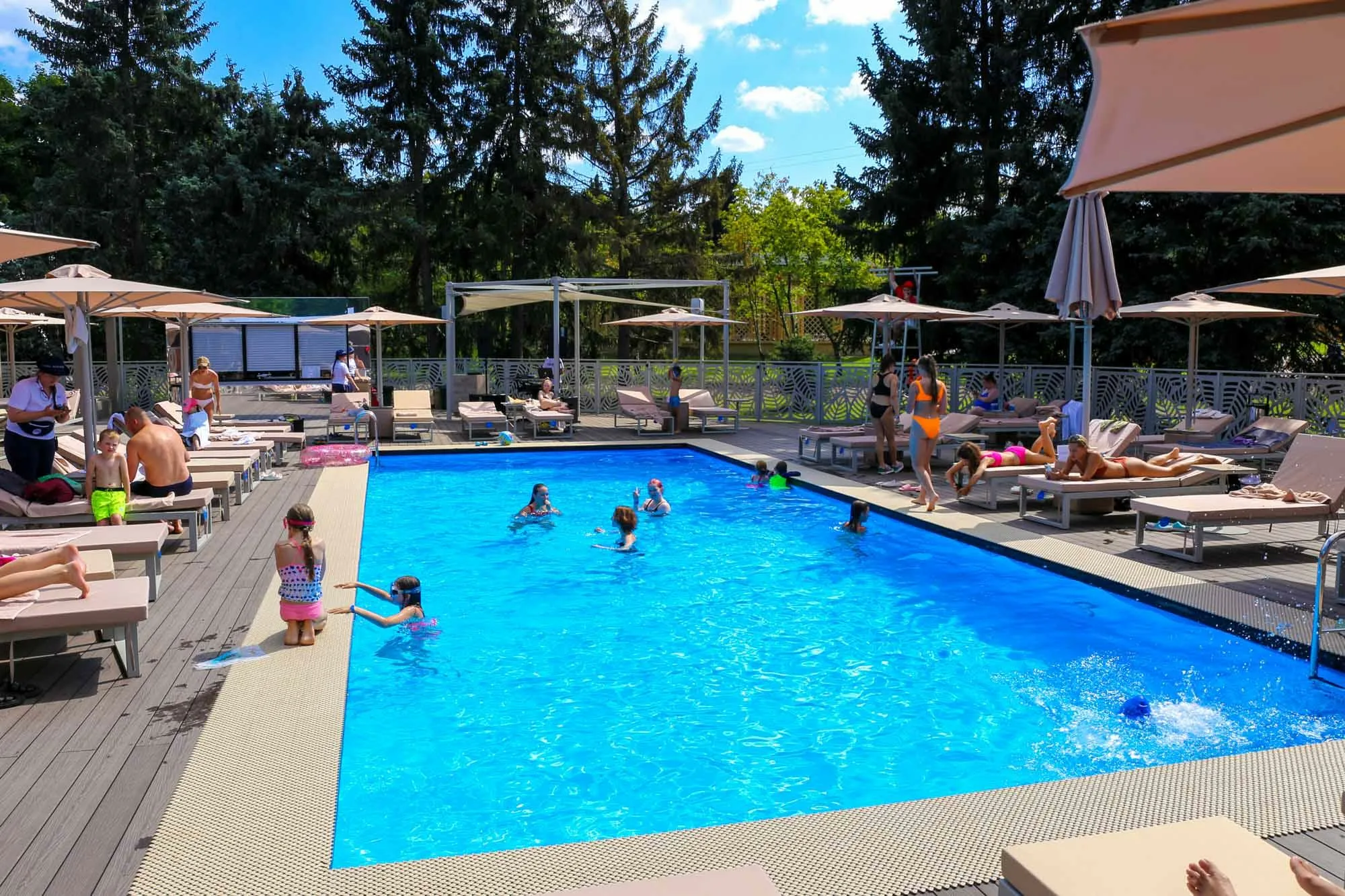 Бассейн в парке 50-летия Октября